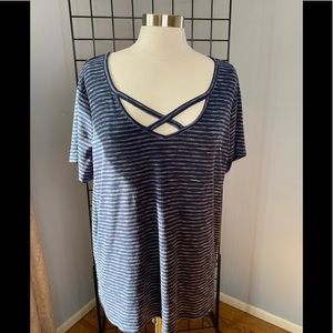 Lane Bryant crisscross detail top, EUC sz 18w